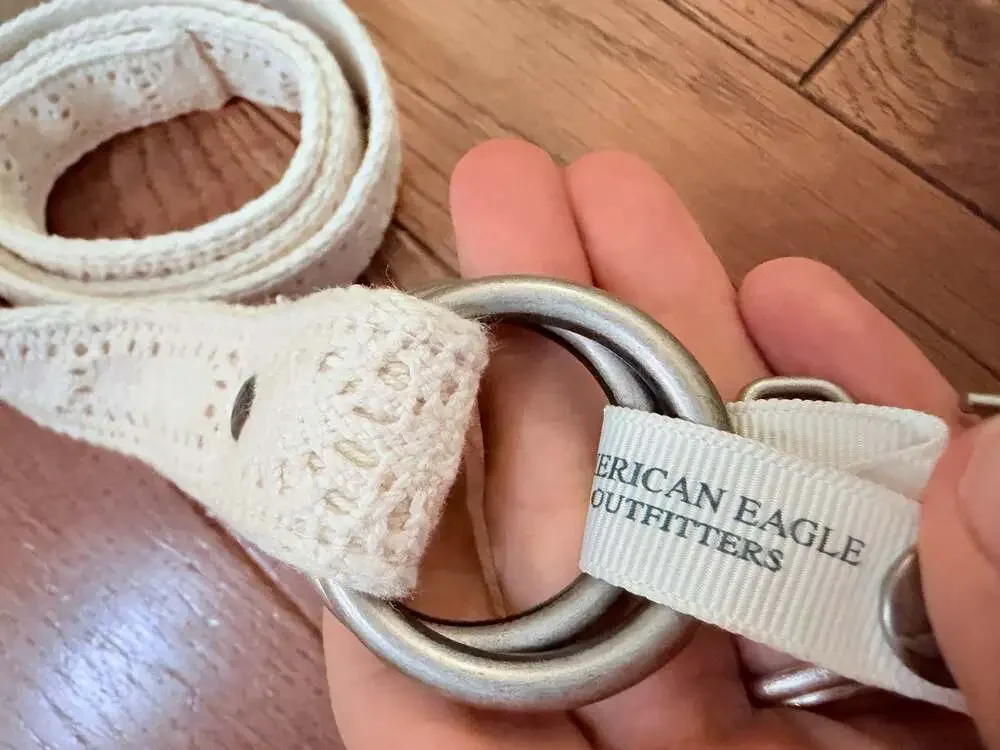 Y2K American Eagle Outfitters White Eyelet Lace Webbing Double Ring Belt